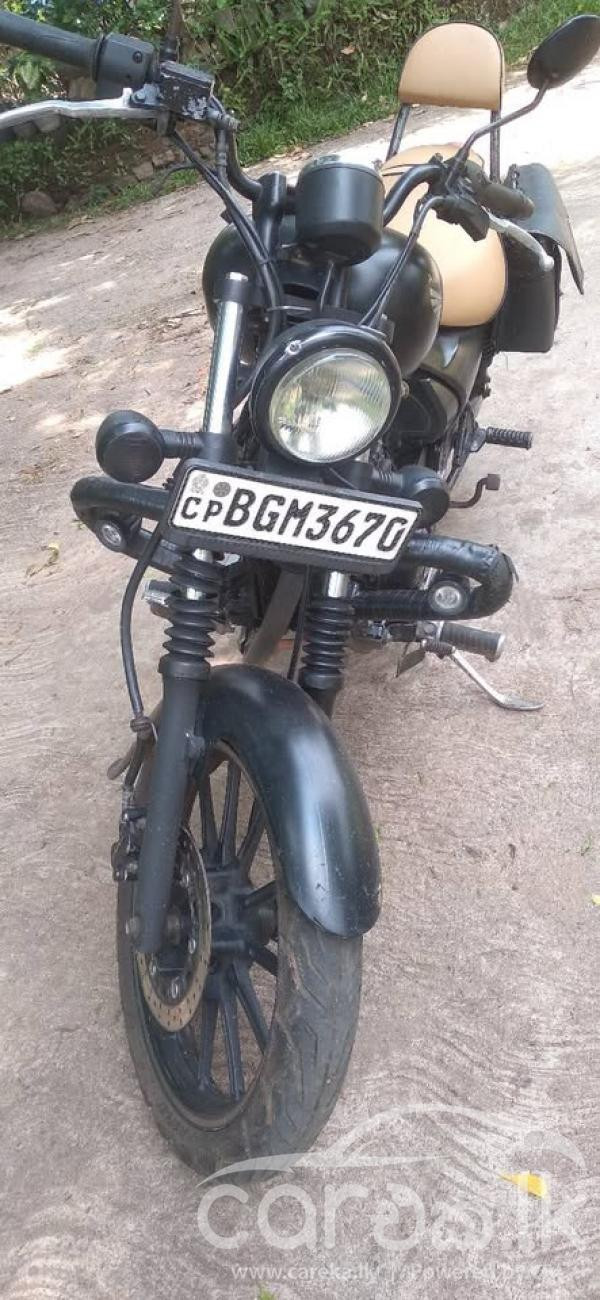 BAJAJ AVENGER 2018