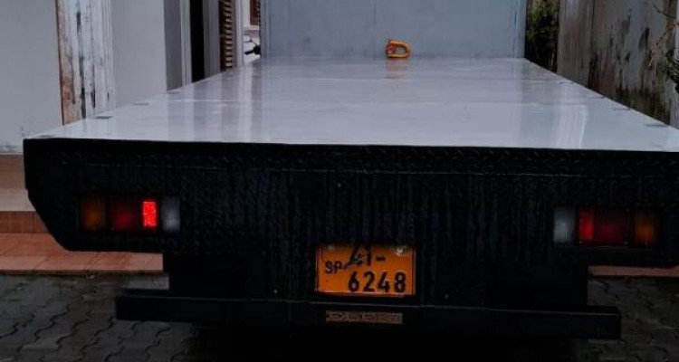 ISUZU BOOM TRUCK 1981