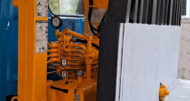 ISUZU BOOM TRUCK 1981