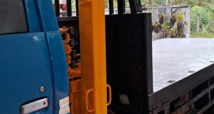 ISUZU BOOM TRUCK 1981