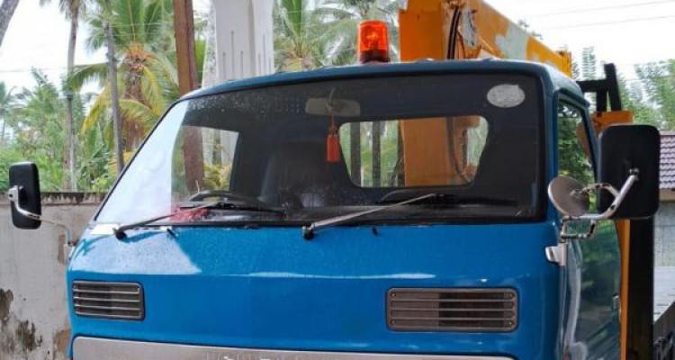 ISUZU BOOM TRUCK 1981