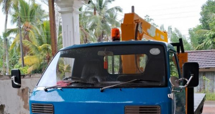 ISUZU BOOM TRUCK 1981
