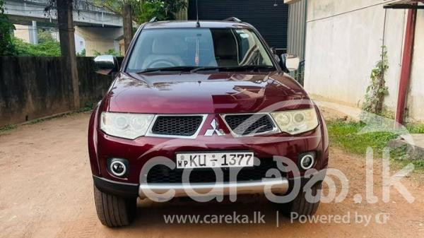 MITSUBISHI MONTERO SPORT 2012