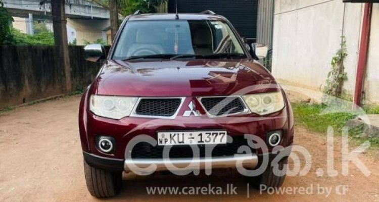 MITSUBISHI MONTERO SPORT 2012