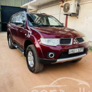 MITSUBISHI MONTERO SPORT 2012