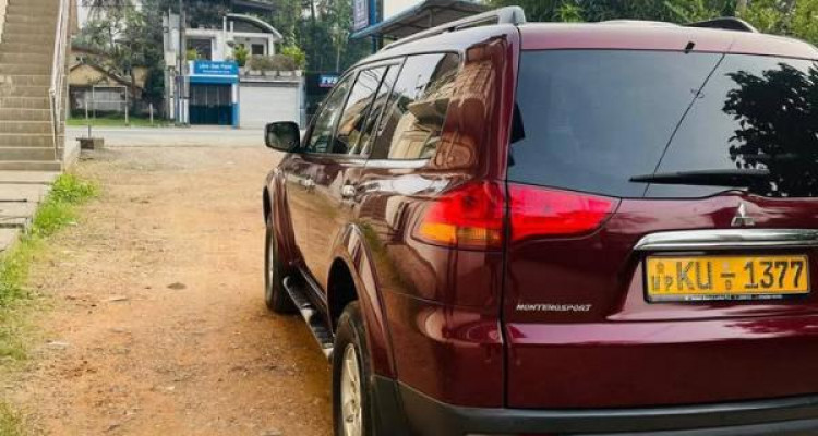 MITSUBISHI MONTERO SPORT 2012