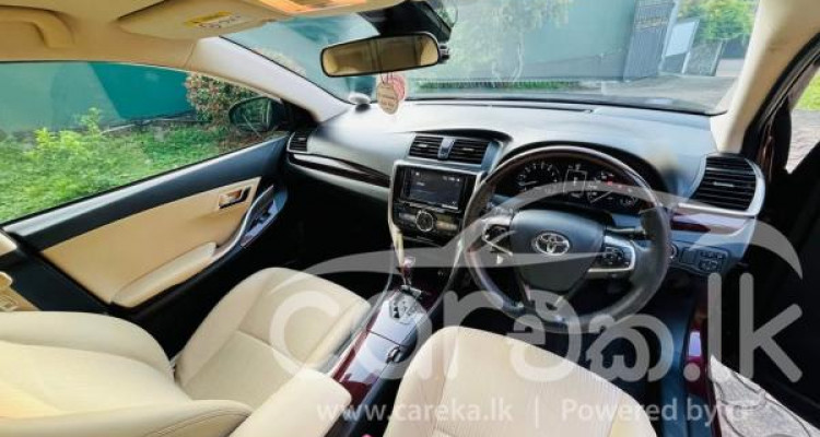 TOYOTA PREMIO 2016