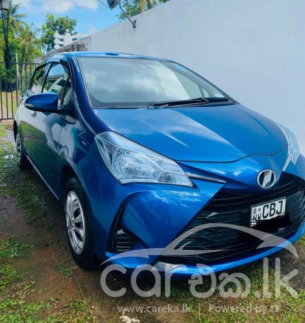 TOYOTA VITZ 2017