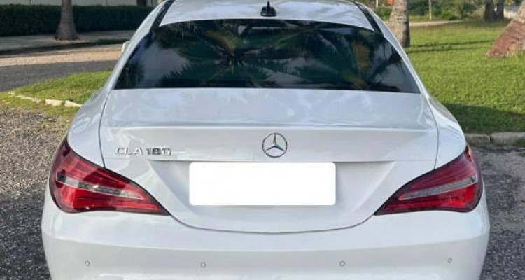 MERCEDES BENZ CLA180 2017