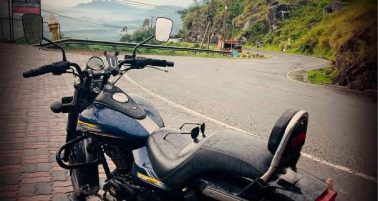 BAJAJ AVENGER 2017