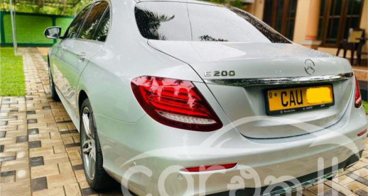 MERCEDES BENZ E200 AMG 2016
