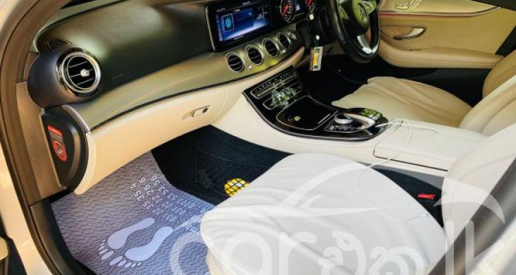 MERCEDES BENZ E200 AMG 2016
