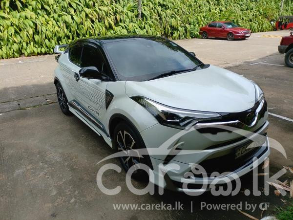 TOYOTA C-HR 2017
