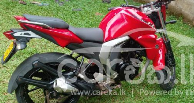 YAMAHA FZ V2 2015
