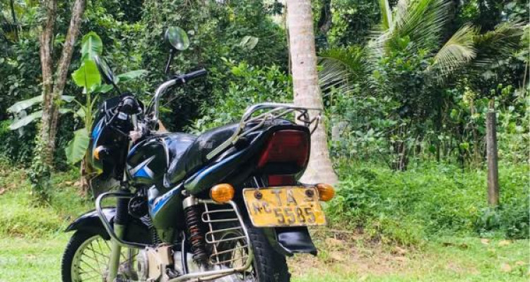 BAJAJ CT100 2006