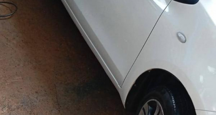 TOYOTA VITZ 2017