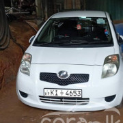 TOYOTA VITZ 2017