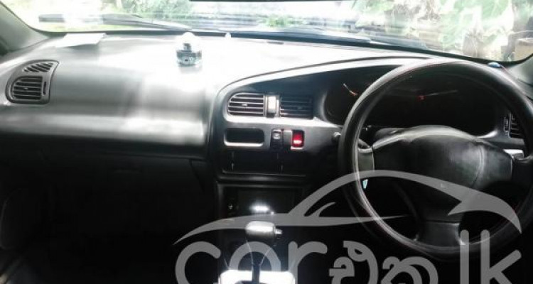 MAZDA FAMILIA 1996