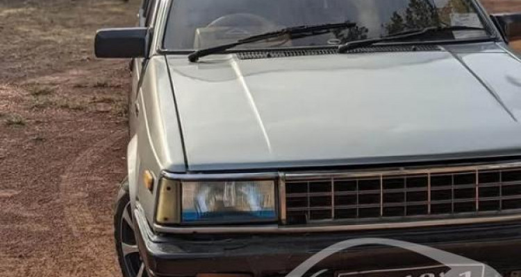 NISSAN LAUREL 1986