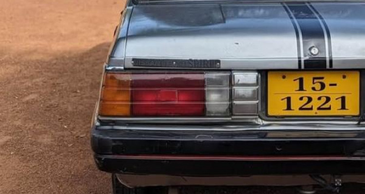 NISSAN LAUREL 1986
