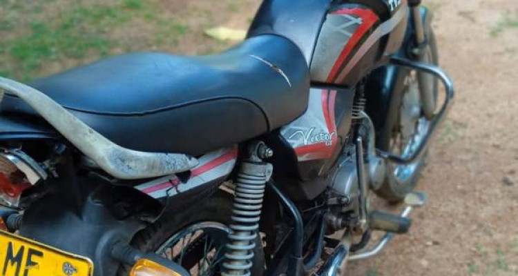 TVS VICTOR 2005