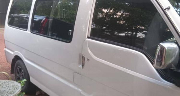 NISSAN VANETTE 2000