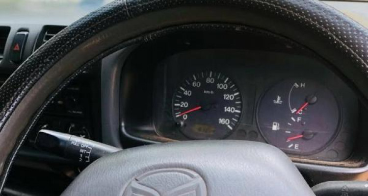 MAZDA BROWNY 2001