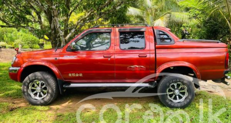 NISSAN D22 2008