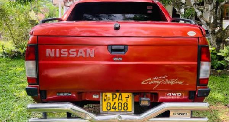 NISSAN D22 2008