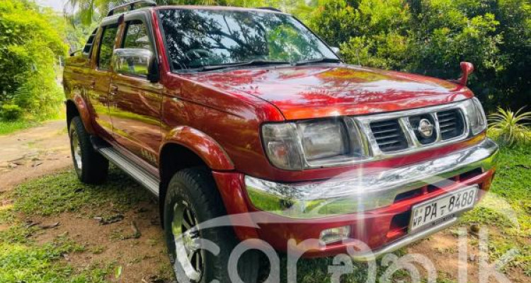 NISSAN D22 2008