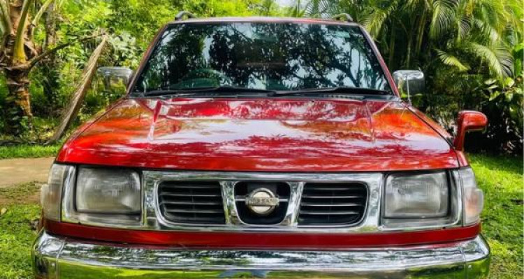 NISSAN D22 2008
