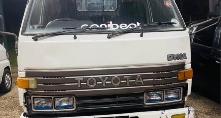 TOYOTA DYNA 2006