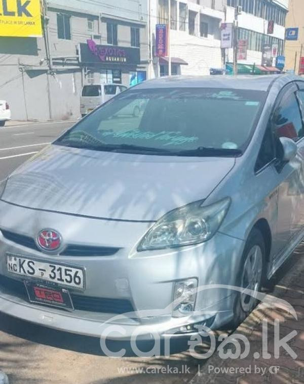 TOYOTA PRIUS 2010