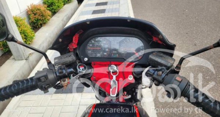 HONDA VT250 2000
