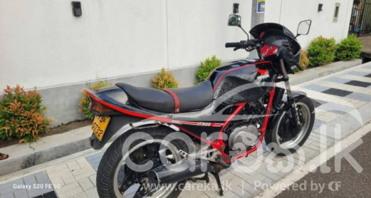 HONDA VT250 2000