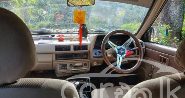 NISSAN SUNNY B11 1982