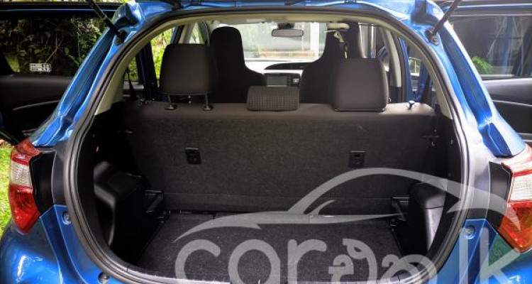 TOYOTA VITZ 2019