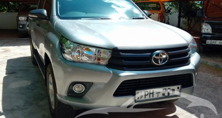 TOYOTA HILUX 2017