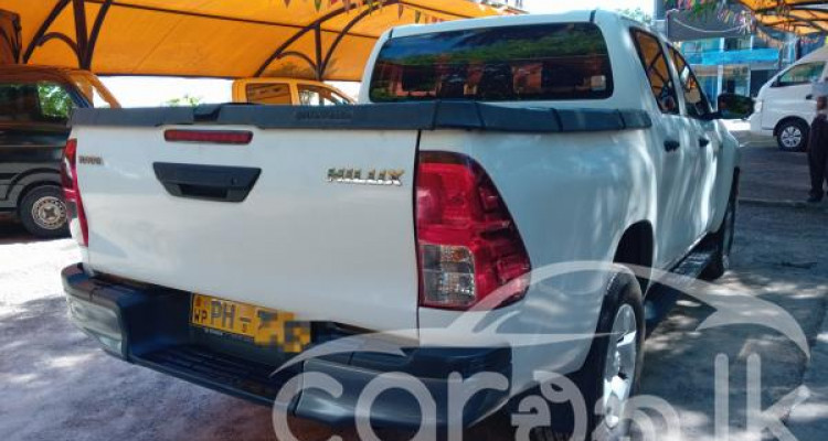 TOYOTA HILUX 2017