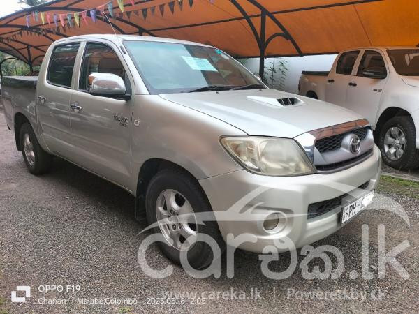 TOYOTA HILUX 2011