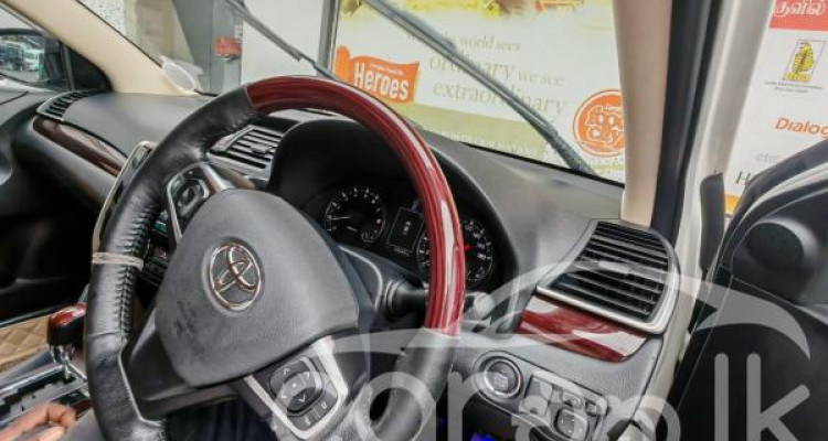 TOYOTA PREMIO 2019