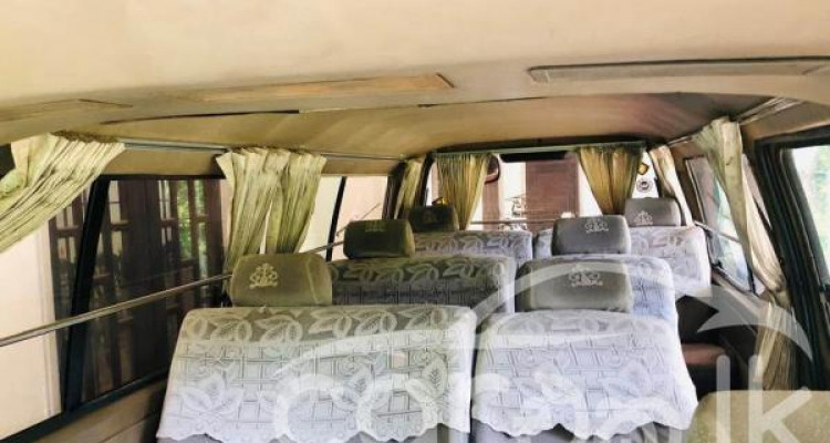 NISSAN CARAVAN 1996