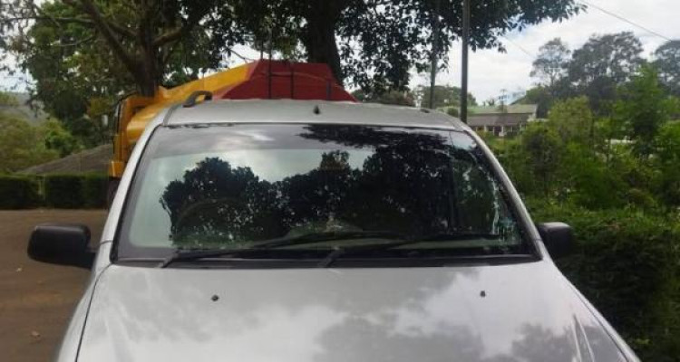 MAHINDRA GENIO 2013