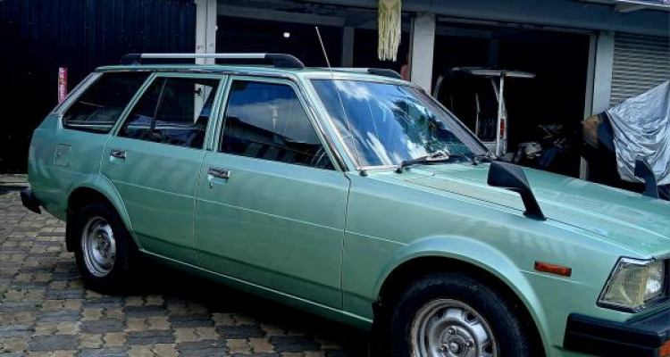 TOYOTA COROLLA DX WAGON 1982