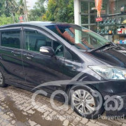 HONDA FREED 2011