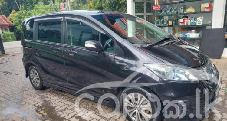 HONDA FREED 2011