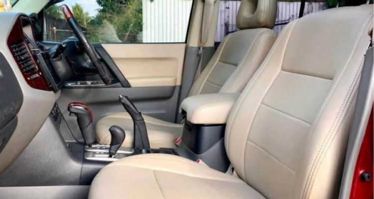 MITSUBISHI MONTERO 2004