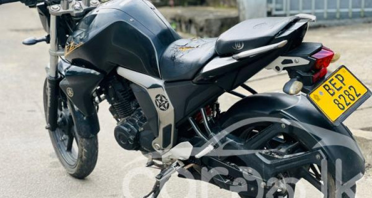 YAMAHA FZ V2 2016