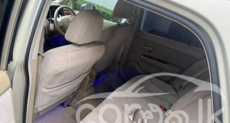 NISSAN TIIDA 2008