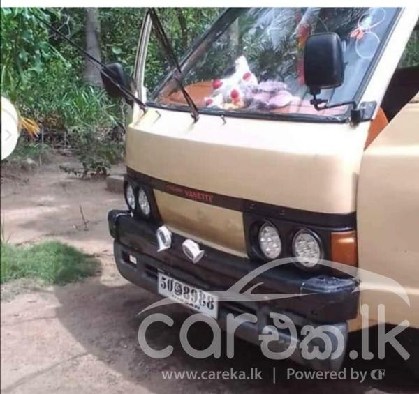 NISSAN VANETTE 1984